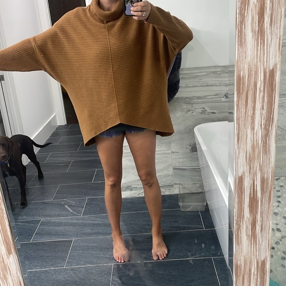 Soft turtle neck sweater - Picture 7 of 8